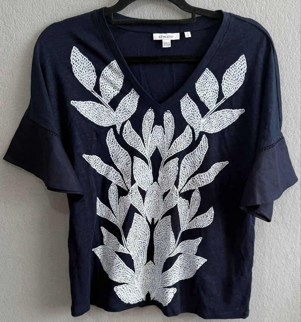 Chico’s Size 1 M Navy Linen Embroidered Floral V Neck Bell Sleeve Top